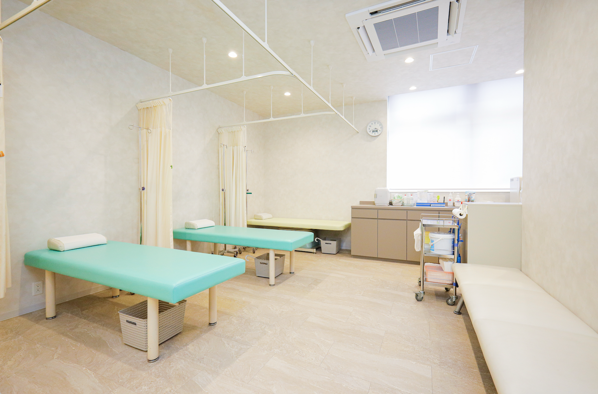 福岡市早良区西新／医療モール／泌尿器科 医院写真